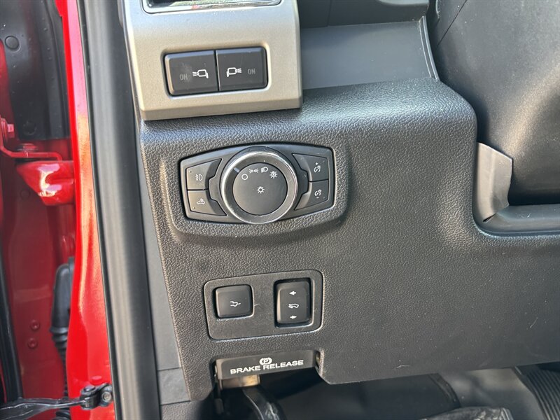 2020 Ford F-250 Lariat photo 18