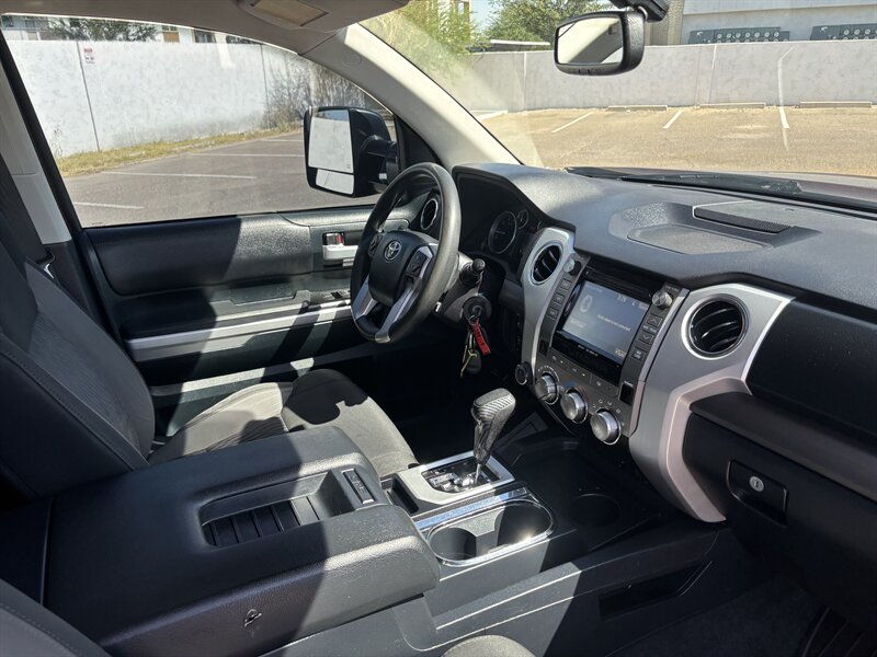 2017 Toyota Tundra CREWMAX 4WD TRUCK ARIZONA OWNED TOYOTA TUNDRA 4X4 - Photo 35 - Scottsdale, AZ 85257