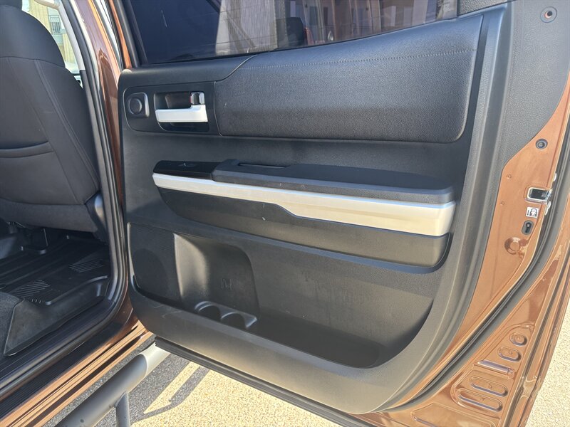 2017 Toyota Tundra CREWMAX 4WD TRUCK ARIZONA OWNED TOYOTA TUNDRA 4X4 - Photo 36 - Scottsdale, AZ 85257