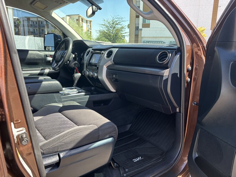 2017 Toyota Tundra CREWMAX 4WD TRUCK ARIZONA OWNED TOYOTA TUNDRA 4X4 - Photo 31 - Scottsdale, AZ 85257