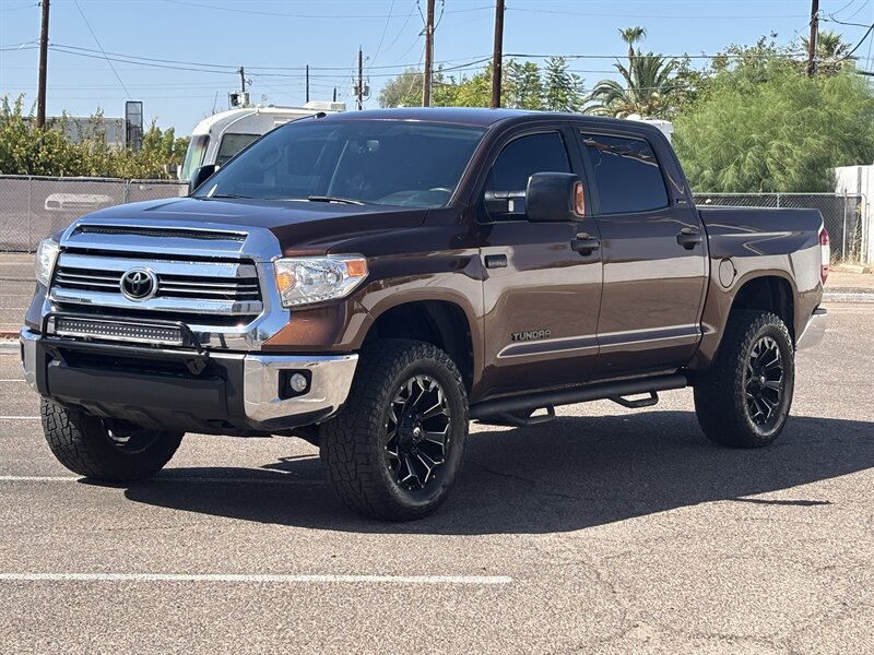 2017 Toyota Tundra CREWMAX 4WD TRUCK ARIZONA OWNED TOYOTA TUNDRA 4X4 - Photo 10 - Scottsdale, AZ 85257