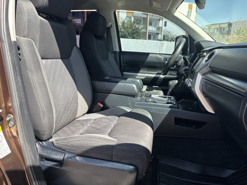 2017 Toyota Tundra CREWMAX 4WD TRUCK ARIZONA OWNED TOYOTA TUNDRA 4X4 - Photo 32 - Scottsdale, AZ 85257