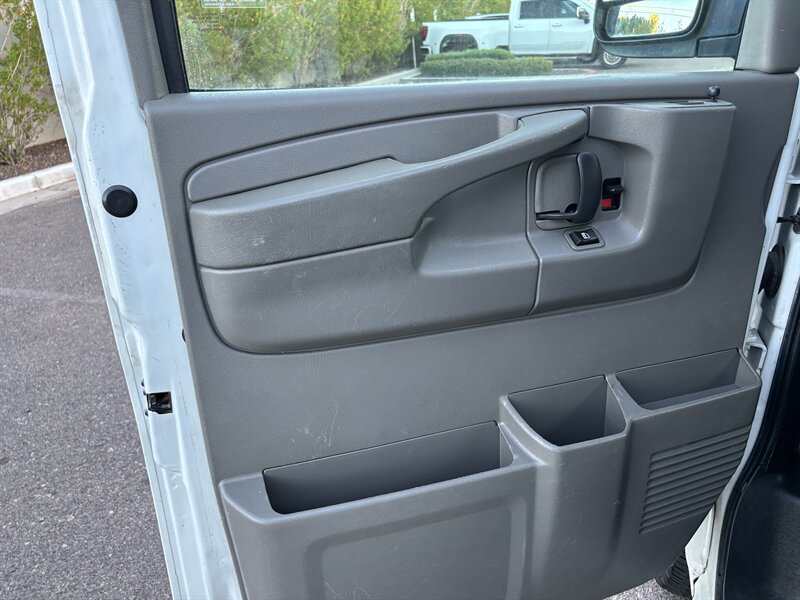 2012 Chevrolet Express LT 3500 Passenger Van photo 8