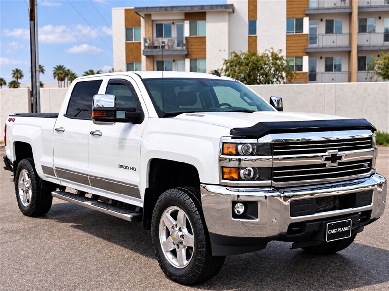 White 2015 Chevrolet Silverado 3500HD Pickup Truck Four-Wheel Drive 6-Speed Automatic