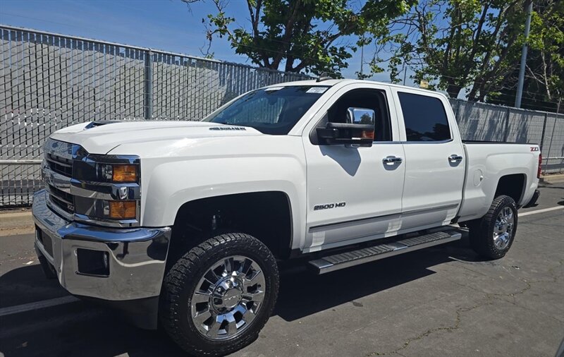 2019 Chevrolet Silverado HD LTZ 4WD Crew Cab Standard Box's photo
