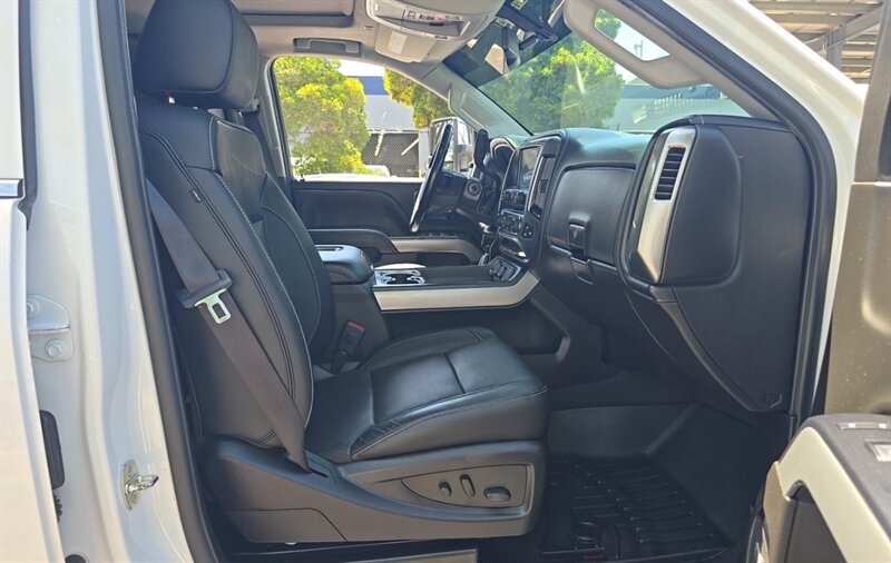 2019 Chevrolet Silverado 2500 LTZ DIESEL TRUCK 4WD Z71 OFF ROAD CHEVY 2500 4X4 - Photo 6 - Scottsdale, AZ 85257