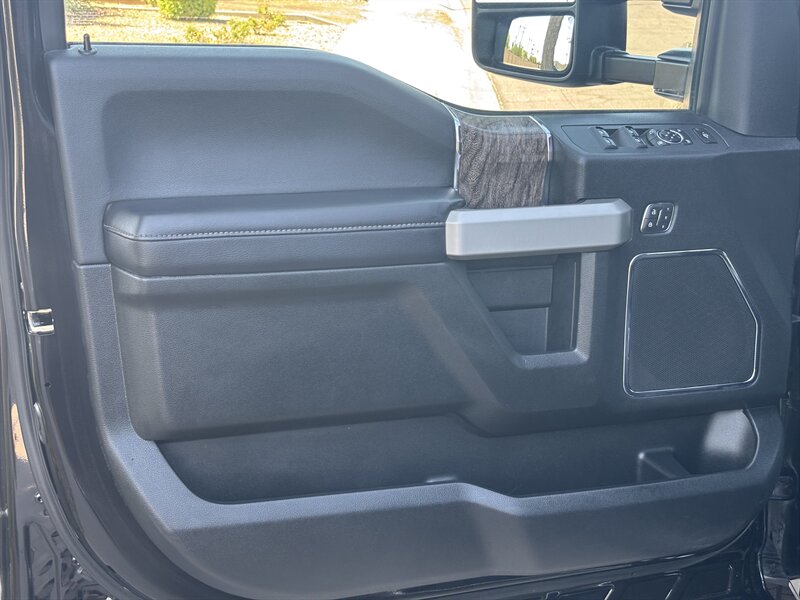 2019 Ford F-350 Super Duty Lariat LONG BED DIESEL TRUCK 4WD F350 - Photo 10 - Scottsdale, AZ 85257