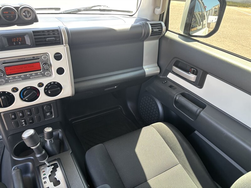 2014 Toyota FJ Cruiser 4WD SUV 84K MI UPGRADE PKG TOYOTA FJ CRUISER 4X4 - Photo 36 - Scottsdale, AZ 85257