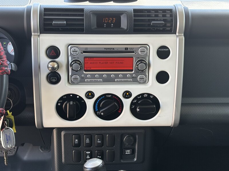 2014 Toyota FJ Cruiser 4WD SUV 84K MI UPGRADE PKG TOYOTA FJ CRUISER 4X4 - Photo 29 - Scottsdale, AZ 85257