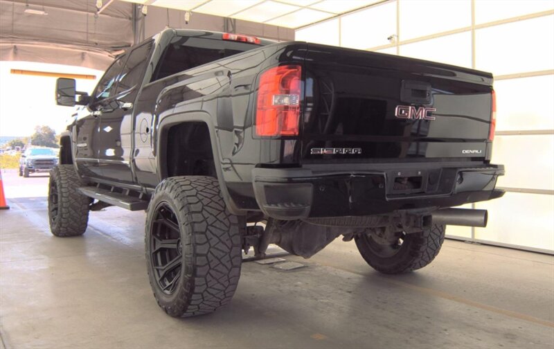 2017 Gmc Sierra 2500 Denali photo 3