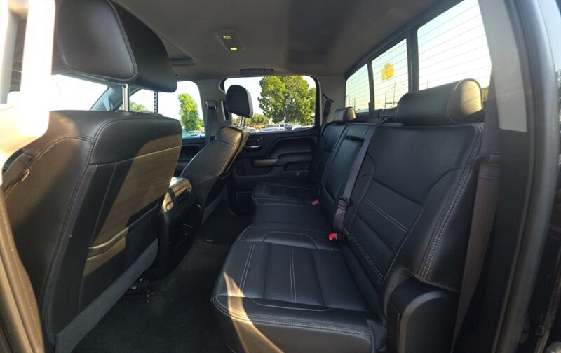 2017 Gmc Sierra 2500 Denali photo 6