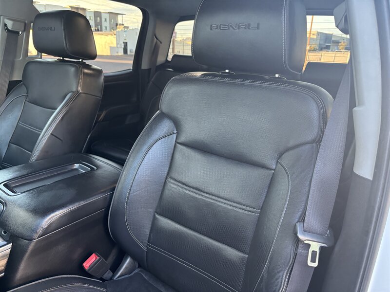 2015 GMC Sierra 2500 Denali DIESEL TRUCK 4WD AZ OWNED TRUCK GMC 2500   - Photo 18 - Scottsdale, AZ 85257