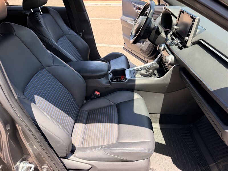 2022 Toyota RAV4 Hybrid XSE AWD SUV LOCAL TRADE IN TOYOTA RAV4 HYBRID AWD - Photo 29 - Scottsdale, AZ 85257