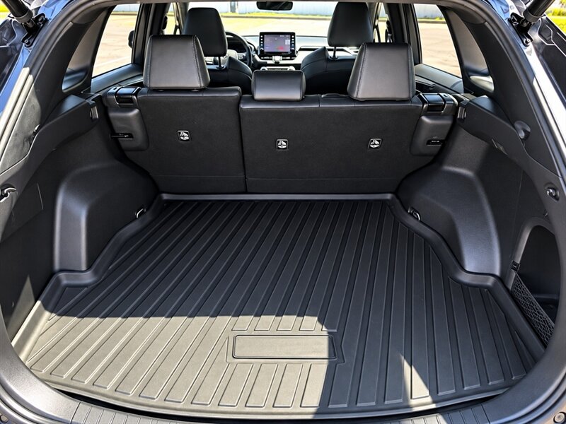 2022 Toyota RAV4 Hybrid XSE AWD SUV LOCAL TRADE IN TOYOTA RAV4 HYBRID AWD - Photo 6 - Scottsdale, AZ 85257