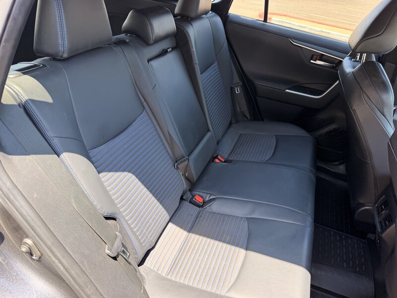 2022 Toyota RAV4 Hybrid XSE AWD SUV LOCAL TRADE IN TOYOTA RAV4 HYBRID AWD - Photo 38 - Scottsdale, AZ 85257