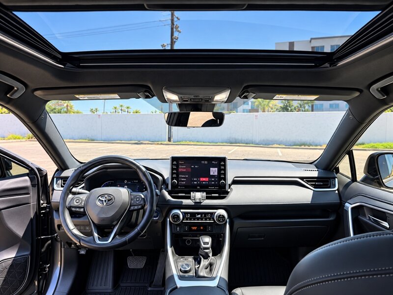 2022 Toyota RAV4 Hybrid XSE AWD SUV LOCAL TRADE IN TOYOTA RAV4 HYBRID AWD - Photo 11 - Scottsdale, AZ 85257