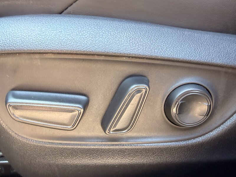 2022 Toyota RAV4 Hybrid XSE AWD SUV LOCAL TRADE IN TOYOTA RAV4 HYBRID AWD - Photo 16 - Scottsdale, AZ 85257