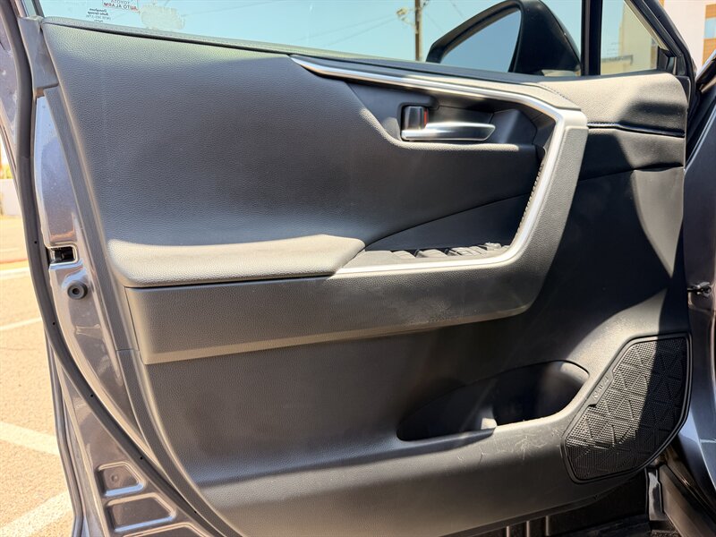 2022 Toyota RAV4 Hybrid XSE AWD SUV LOCAL TRADE IN TOYOTA RAV4 HYBRID AWD - Photo 11 - Scottsdale, AZ 85257