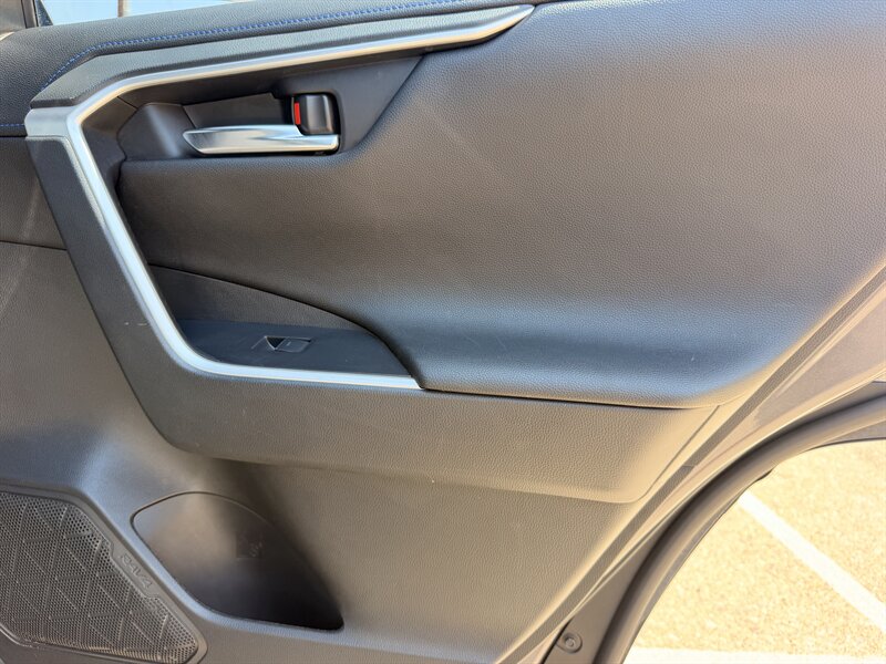 2022 Toyota RAV4 Hybrid XSE AWD SUV LOCAL TRADE IN TOYOTA RAV4 HYBRID AWD - Photo 35 - Scottsdale, AZ 85257
