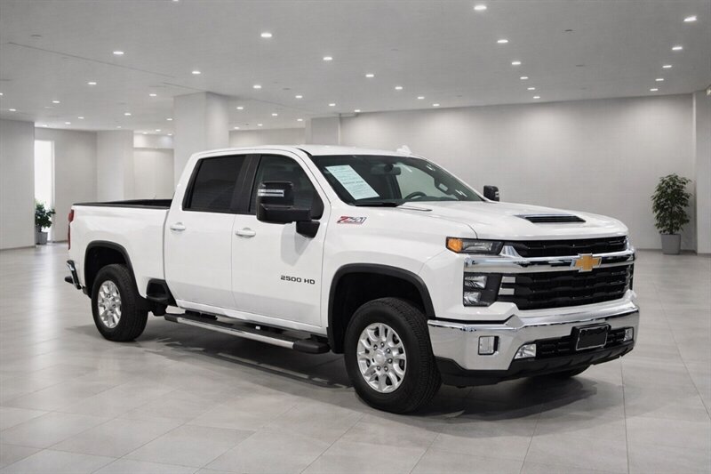 2024 Chevrolet Silverado 2500 DIESEL TRUCK 4WD LOW MI CHEVY SILVERADO 2500 TRUCK  