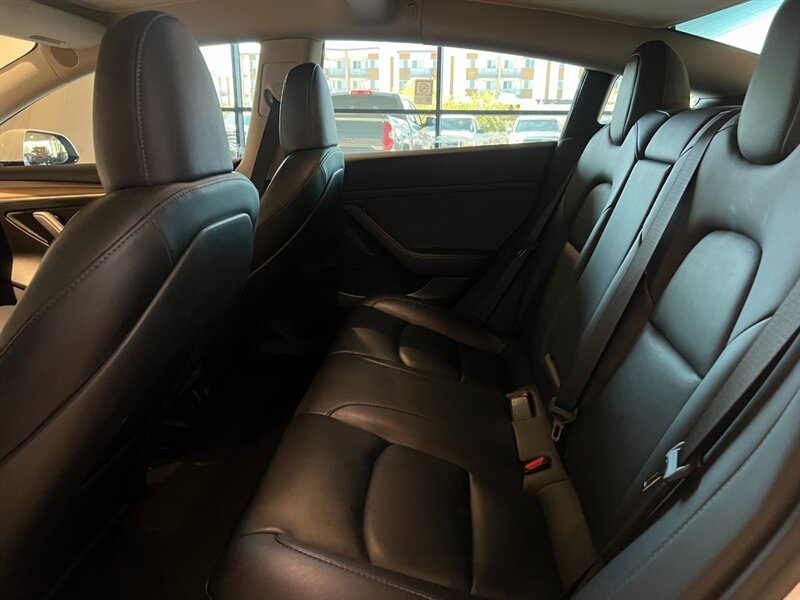 2023 Tesla Model 3 photo 6