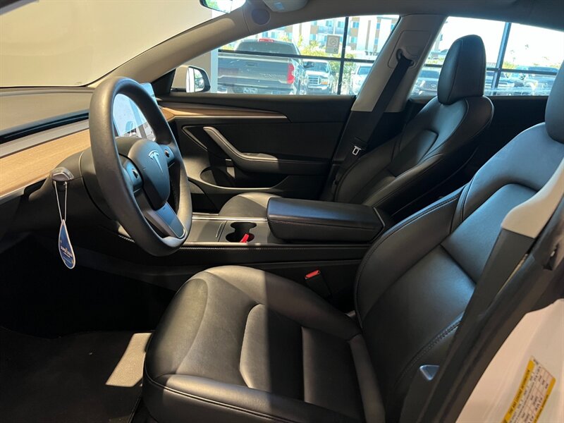 2023 Tesla Model 3 photo 5