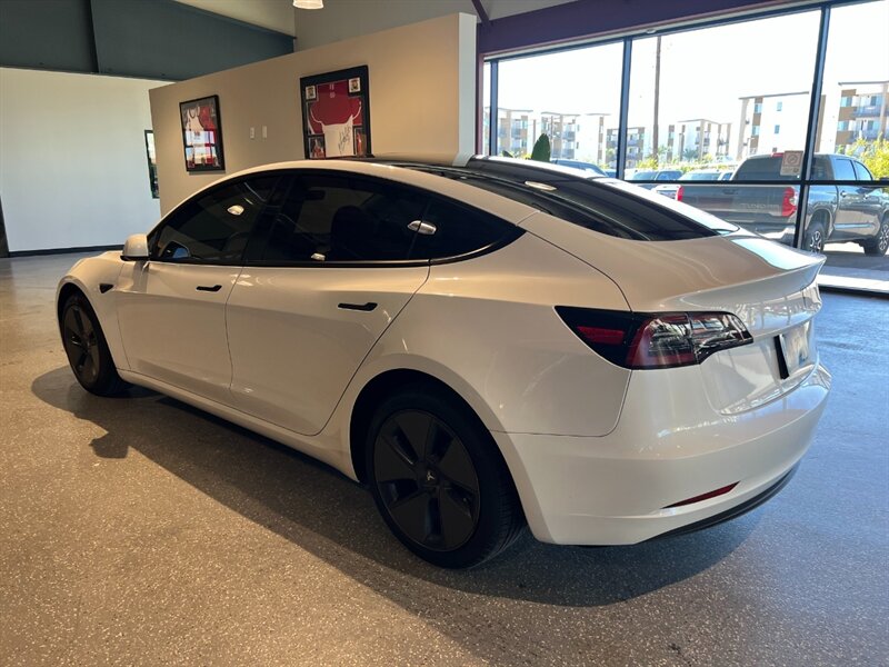 2023 Tesla Model 3 photo 3