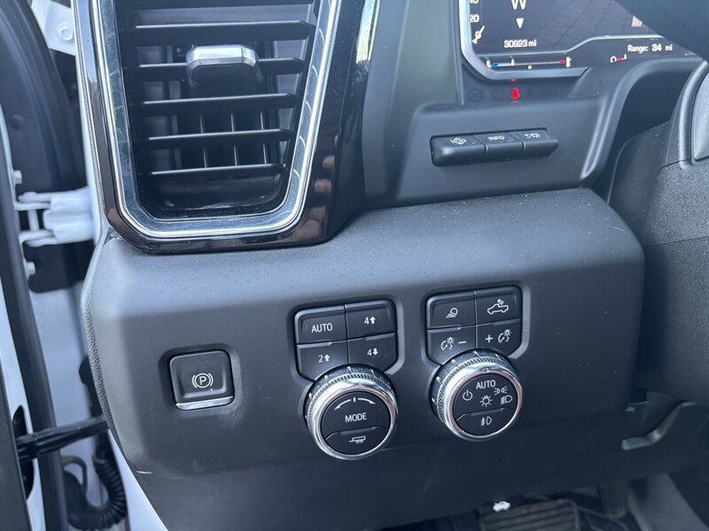 2024 GMC Sierra 3500 Denali Ultimate DUALLY DIESEL TRUCK 4WD GMC 3500 - Photo 17 - Scottsdale, AZ 85257