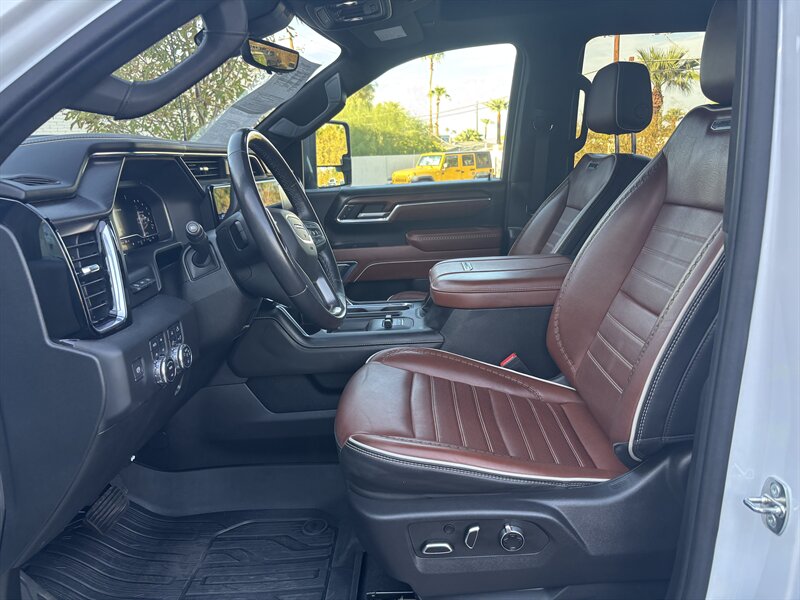 2024 GMC Sierra 3500 Denali Ultimate DUALLY DIESEL TRUCK 4WD GMC 3500 - Photo 13 - Scottsdale, AZ 85257