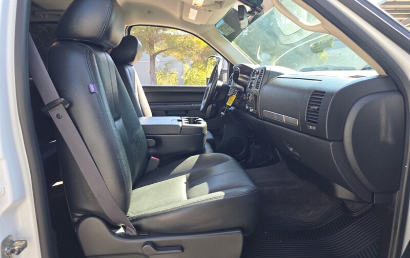 2011 Chevrolet Silverado 3500HD photo 5