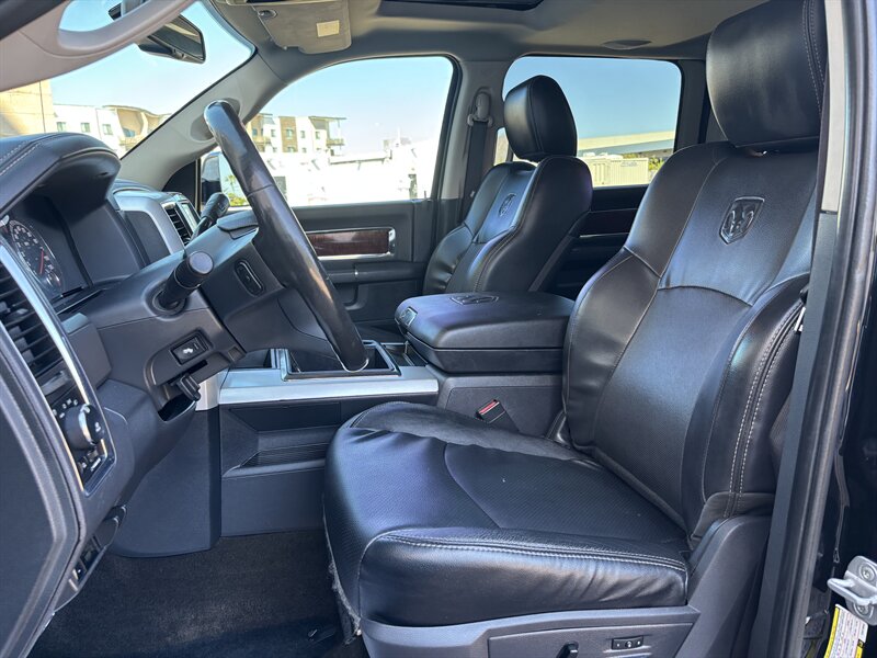 2012 Ram 2500 Laramie photo 14