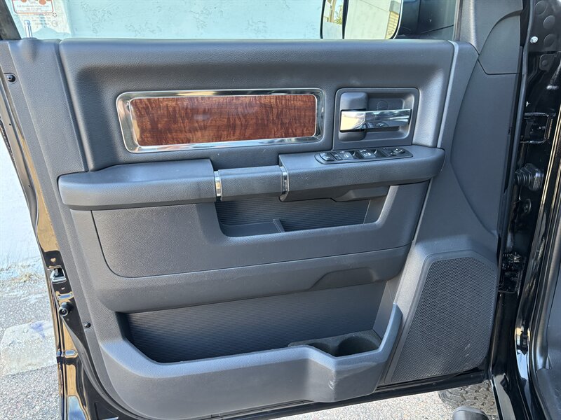 2012 Ram 2500 Laramie photo 10