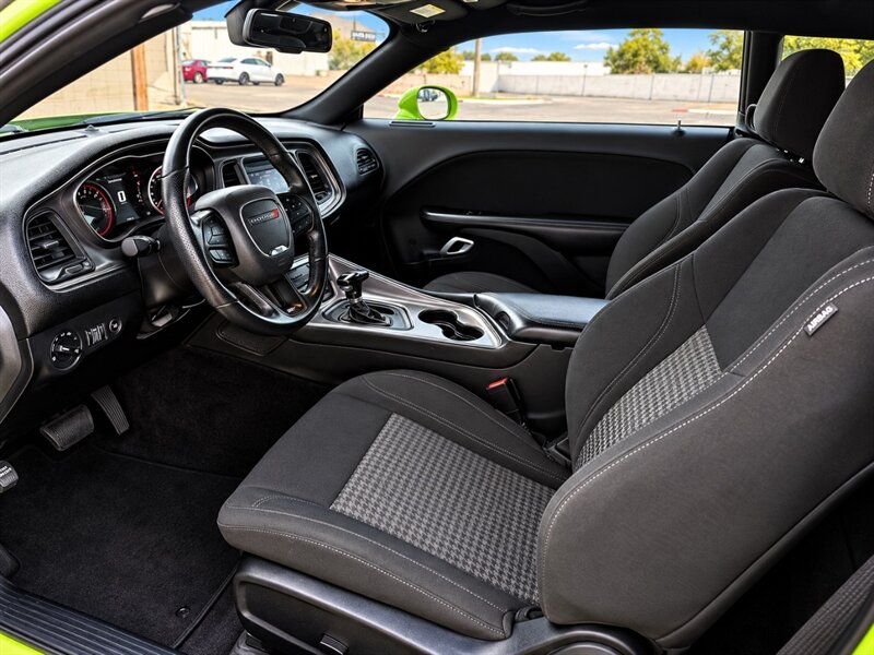 2023 Dodge Challenger CARFAX 1 OWNER VEHICLE BLACKTOP PKG DODGE COUPE - Photo 17 - Scottsdale, AZ 85257