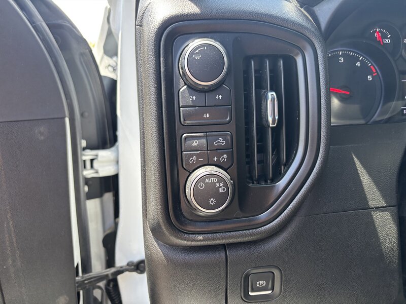 2024 Chevrolet Silverado 2500 LONG BED DIESEL TRUCK 4WD 1 OWNER CHEVY 2500 4X4 - Photo 10 - Scottsdale, AZ 85257