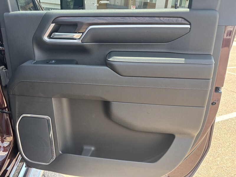 2024 GMC Sierra 2500 SLT DIESEL TRUCK 4WD REDWOOD METAL GMC SIERRA 2500 - Photo 41 - Scottsdale, AZ 85257