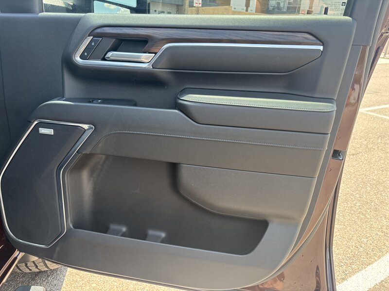 2024 GMC Sierra 2500 SLT DIESEL TRUCK 4WD REDWOOD METAL GMC SIERRA 2500 - Photo 33 - Scottsdale, AZ 85257