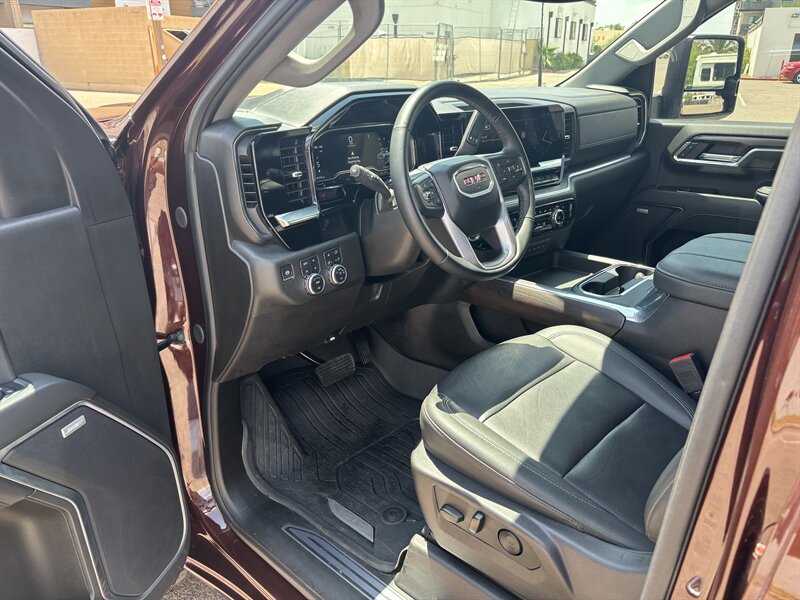 2024 GMC Sierra 2500 SLT DIESEL TRUCK 4WD REDWOOD METAL GMC SIERRA 2500 - Photo 14 - Scottsdale, AZ 85257