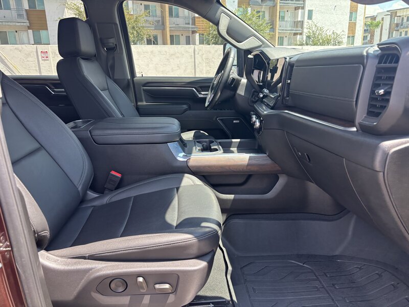2024 GMC Sierra 2500 SLT DIESEL TRUCK 4WD REDWOOD METAL GMC SIERRA 2500 - Photo 35 - Scottsdale, AZ 85257