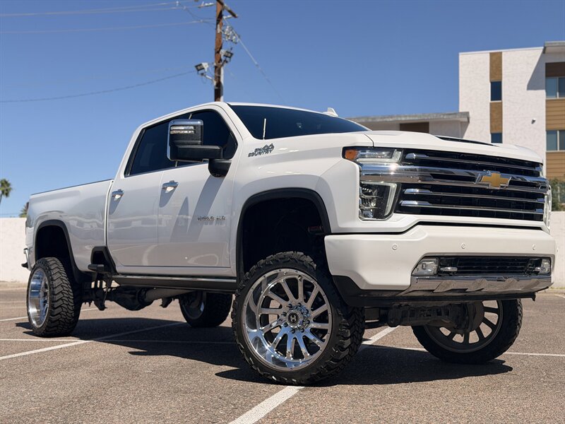 2021 Chevrolet Silverado HD High Country 4WD Crew Cab Standard Box's photo