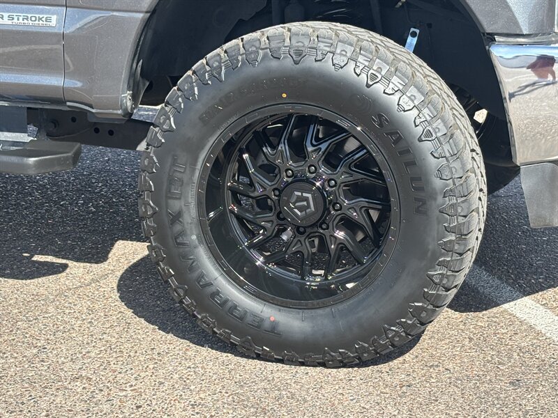 2019 Ford F-350 Super Duty Lariat LIFTED DIESEL TRUCK 4WD 37 " TIRE - Photo 10 - Scottsdale, AZ 85257