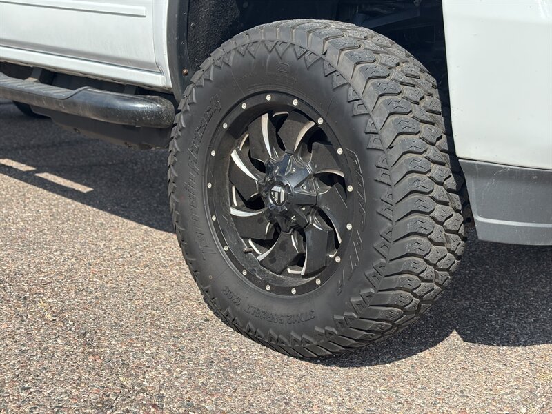 2019 Gmc Sierra 2500 SLT photo 9