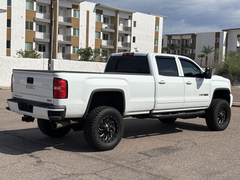 2019 Gmc Sierra 2500 SLT photo 2