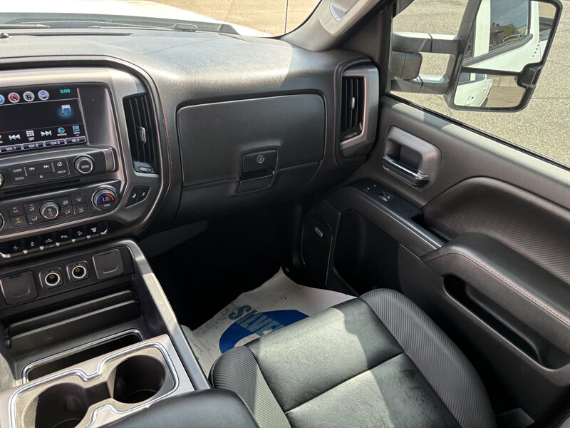 2019 Gmc Sierra 2500 SLT photo 26