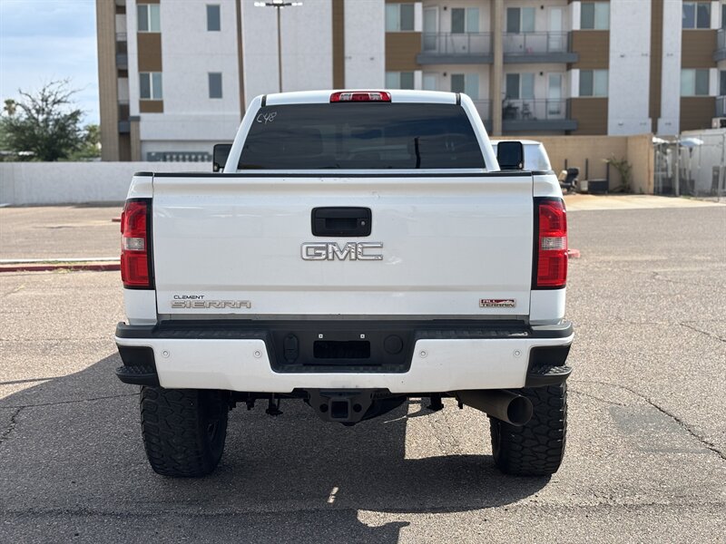 2019 Gmc Sierra 2500 SLT photo 3