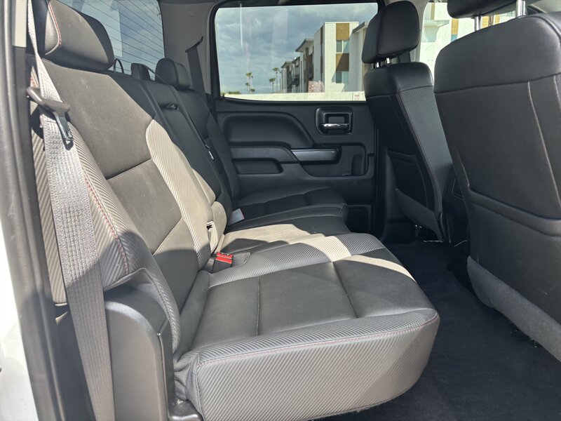 2019 Gmc Sierra 2500 SLT photo 30