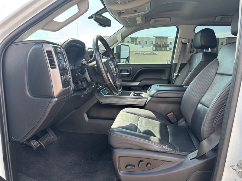 2019 Gmc Sierra 2500 SLT photo 12