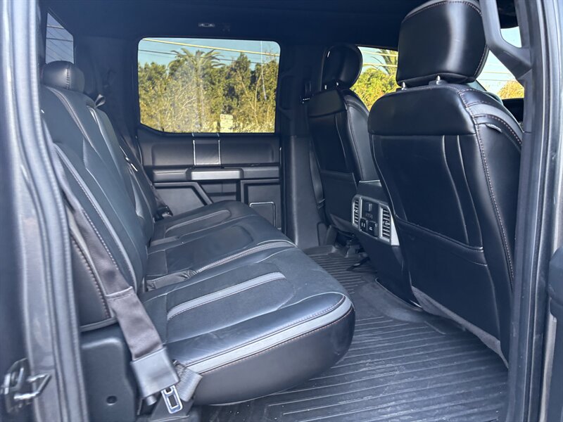 2018 Ford F-150 Platinum photo 32