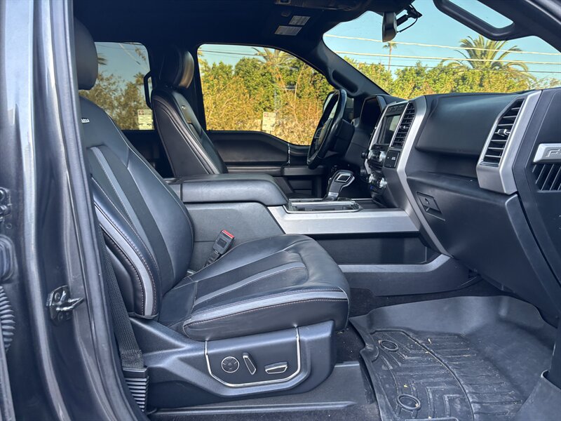 2018 Ford F-150 Platinum photo 28