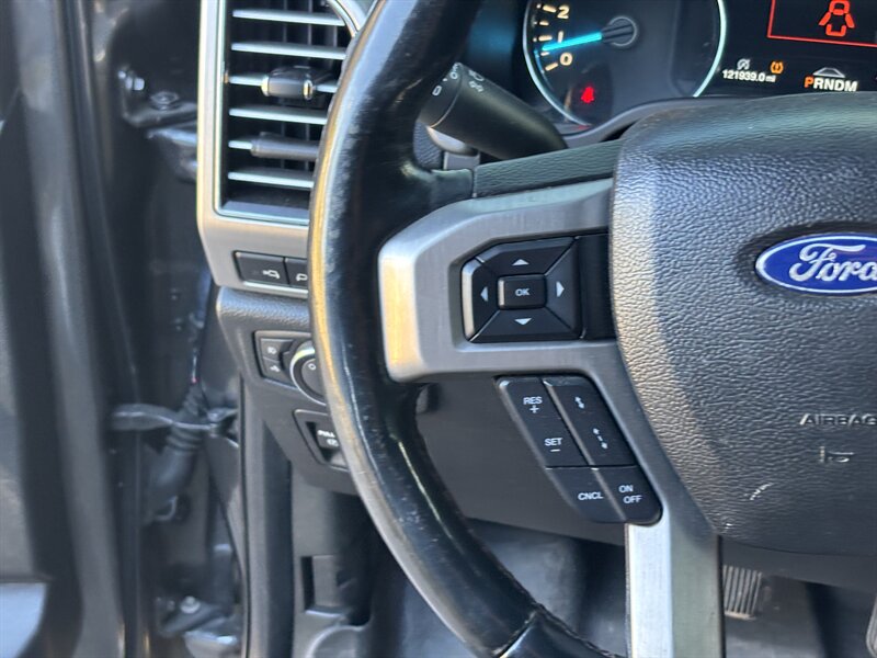 2018 Ford F-150 Platinum photo 18