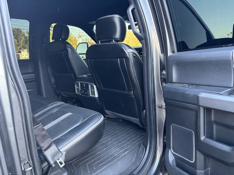 2018 Ford F-150 Platinum photo 31